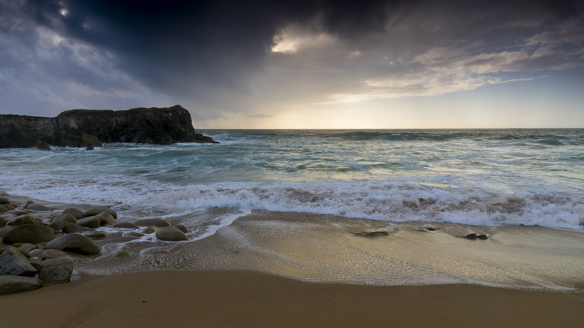 Aufziehendes Unwetter an der Côte Sauvage, 2018.10.11