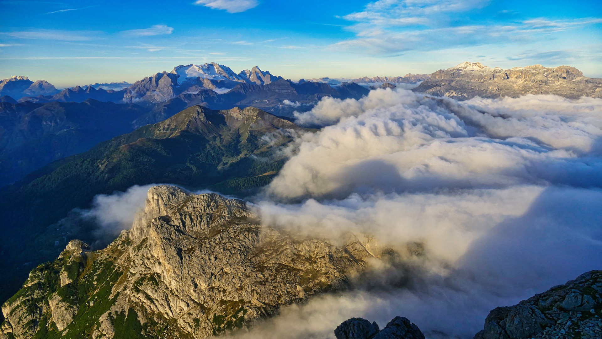 aufziender Nebel unterhalb des Lagazuoi