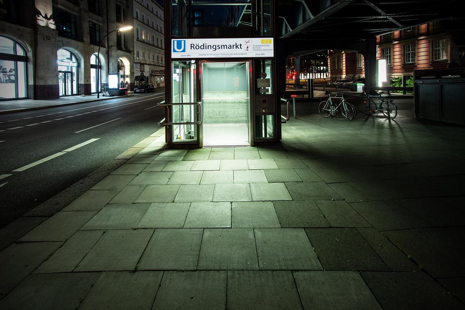 Aufzug Hamburg Rödingsmarkt U-Bahn Richtung Hauptbahnhof 2