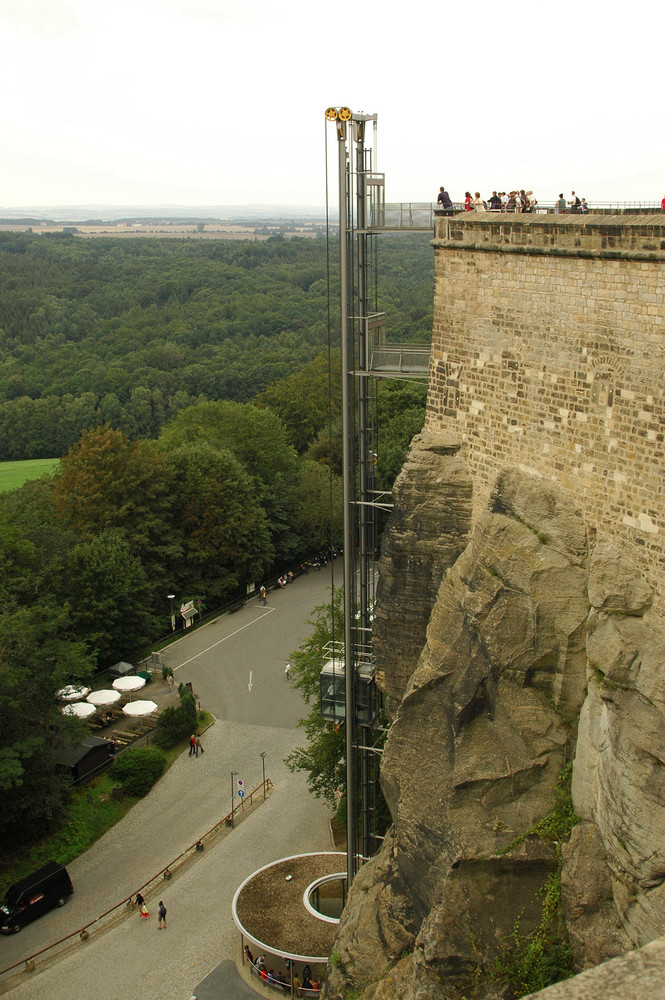 Aufzug zur Festung Königstein in Sachsen von oben betrachtet