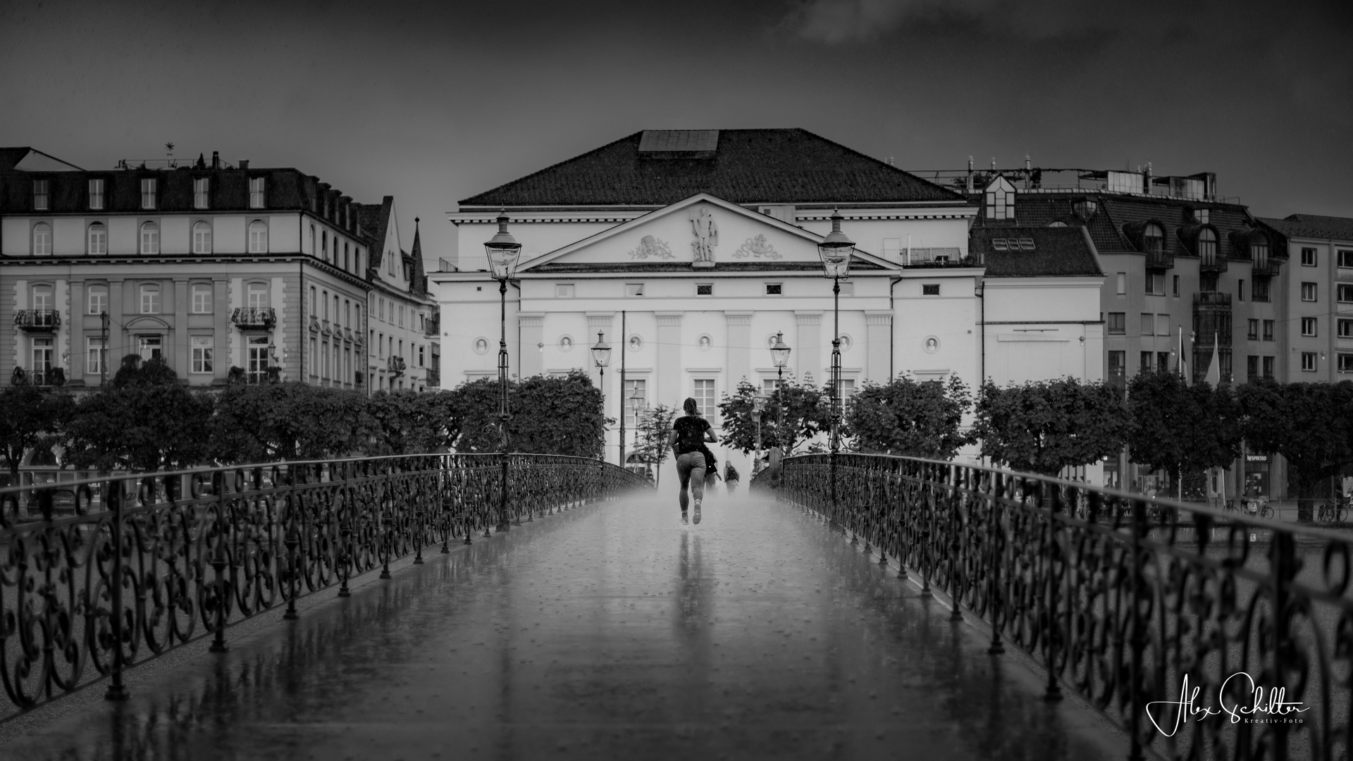 "...Augen zu und durch...im Gewitterregen...in Luzern..."