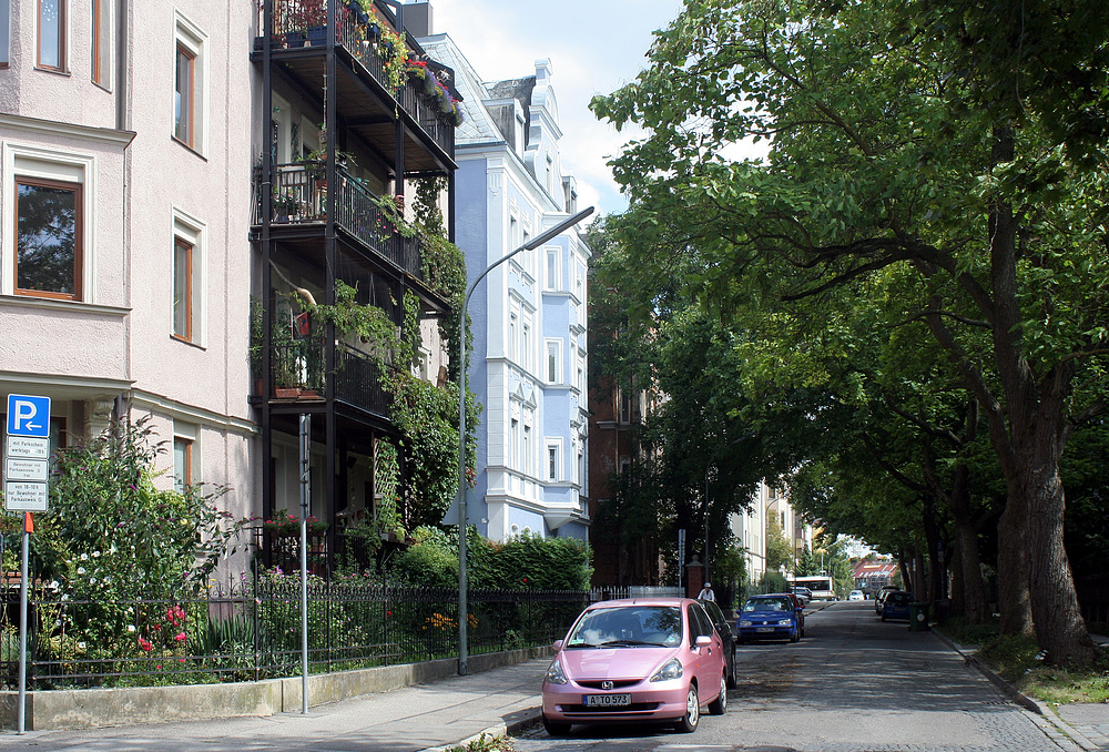 Augsburg: die Alpenstraße im Bismarckviertel