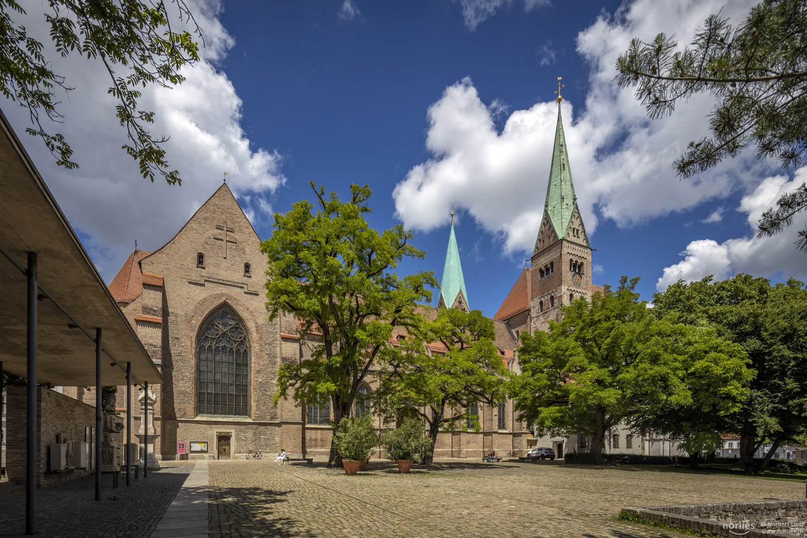 Augsburger Dom im Sonnenschein