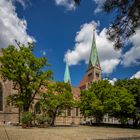 Augsburger Dom mit blauem Himmel