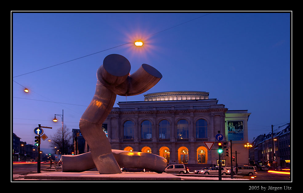 Augsburger Theater zur blauen Stunde