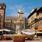 AUGURI DI BUON 2011 DA VERONA. PIAZZA DELLE ERBE.