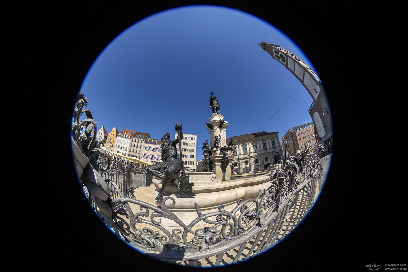 Augustusbrunnen und Perlachturm