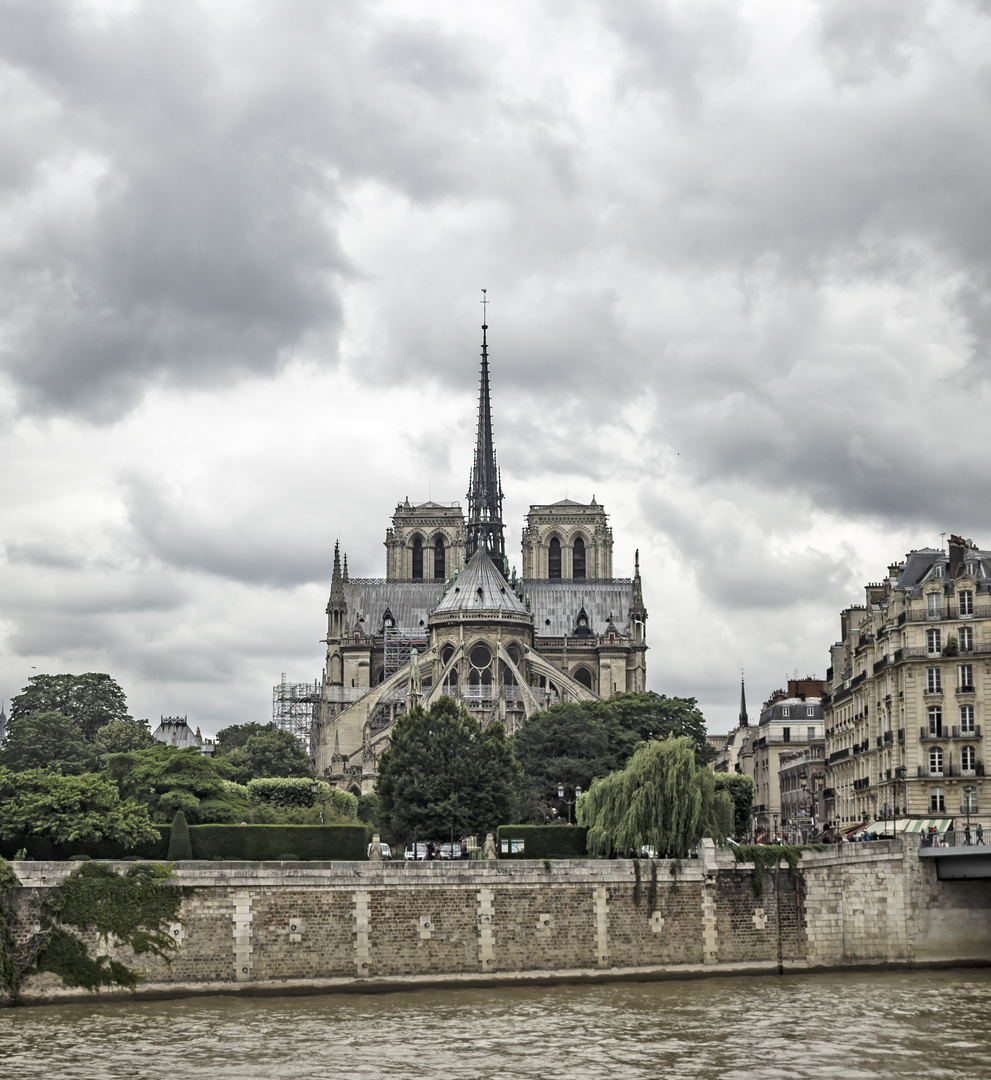 Aujourd'hui tout est Notre-Dame- III 