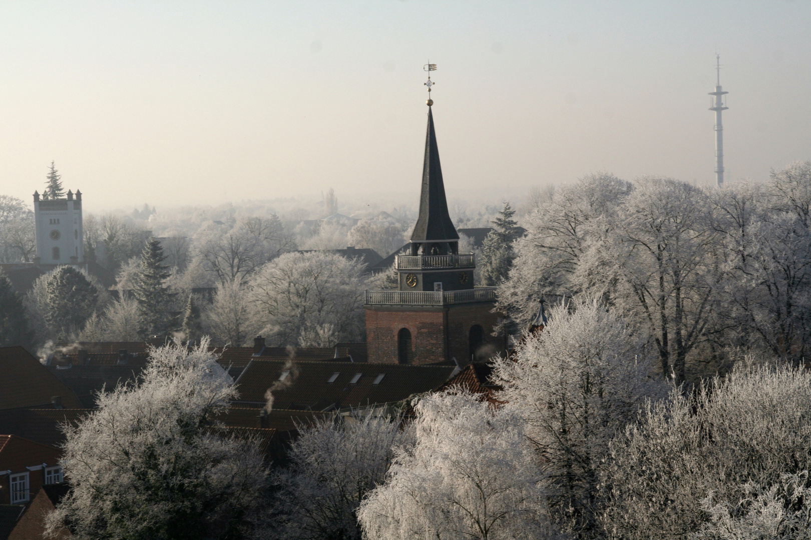 Aurich unter Rauhreif