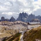 Auronzo Hütte ( Rifugio Auronzo ) mit der  Cadini-Gruppe.