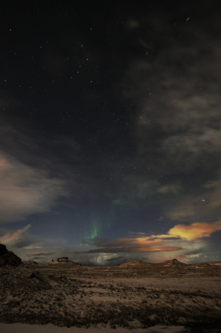 Aurora Borealis coming up the horizon
