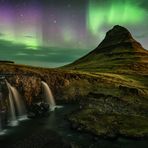 Aurora Borealis über Kirkjufellsfoss