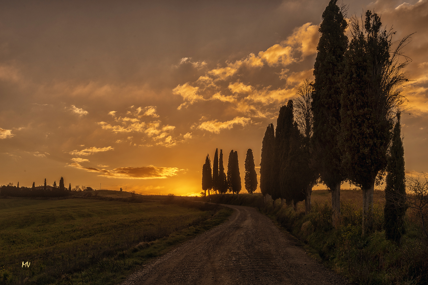 Aurora in val d'orcia 