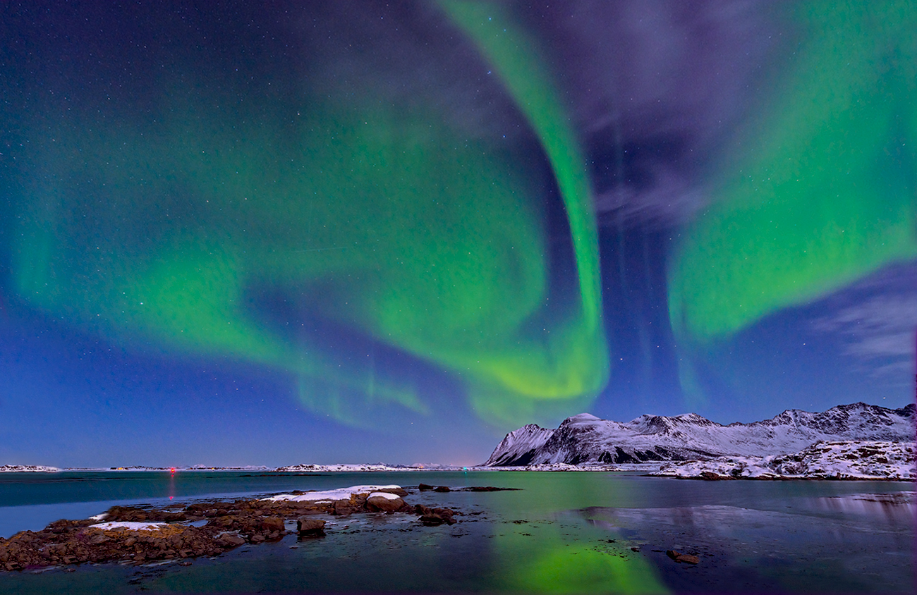 aurora polaris und wolken