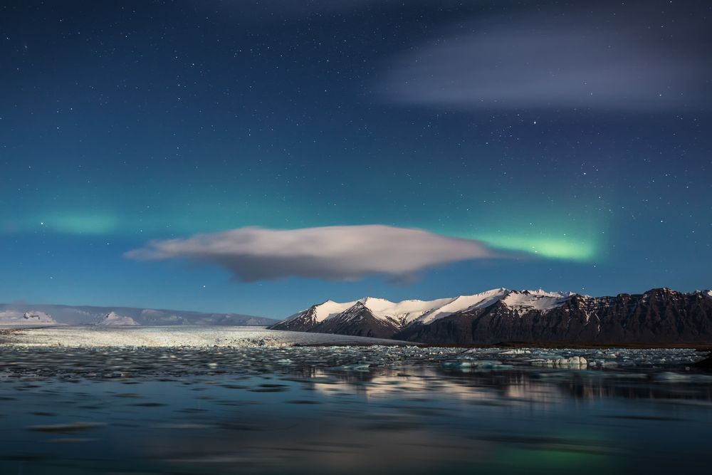Aurora über der Gletscherlagune