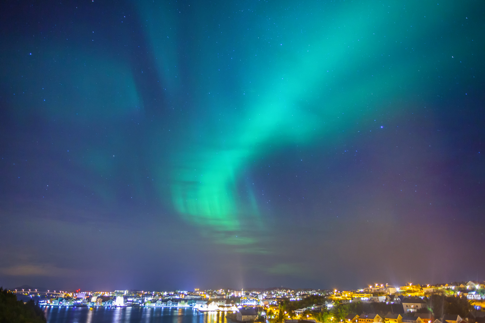 Aurora über Kristiansund