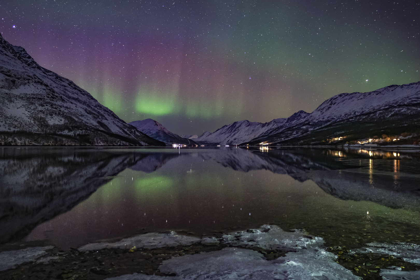 Aurorashow über Ullsfjord