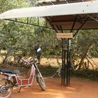 À Auroville recharger ses batteries c'est gratuit , l'eau potable aussi ...