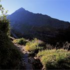 aus dem Dunkel des Schattens in das Licht der Morgensonne