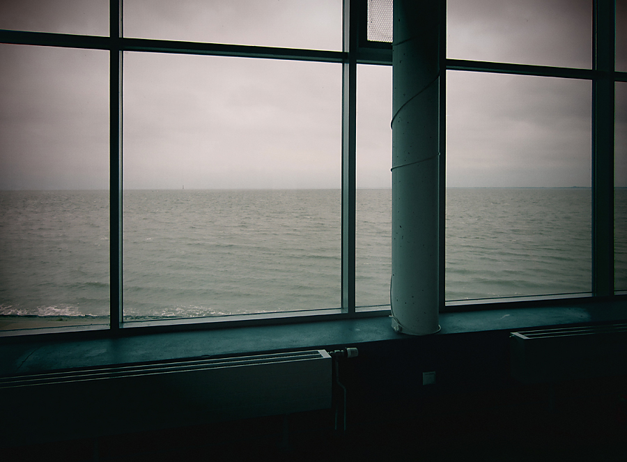 aus dem fenster schauen Foto &amp; Bild mystische orte