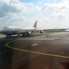 Aus dem Flugzeugfenster fotografiert: Boeing 747 der AIr India