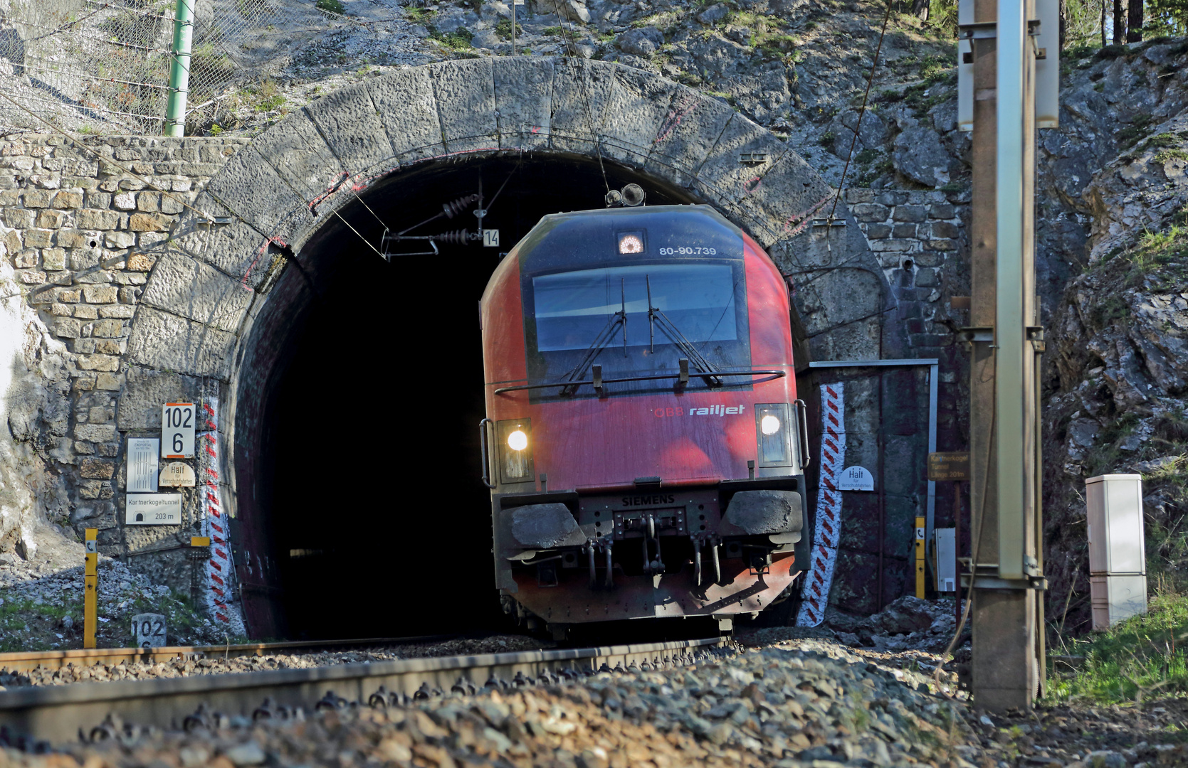 Aus dem Kartnerkogeltunnel...