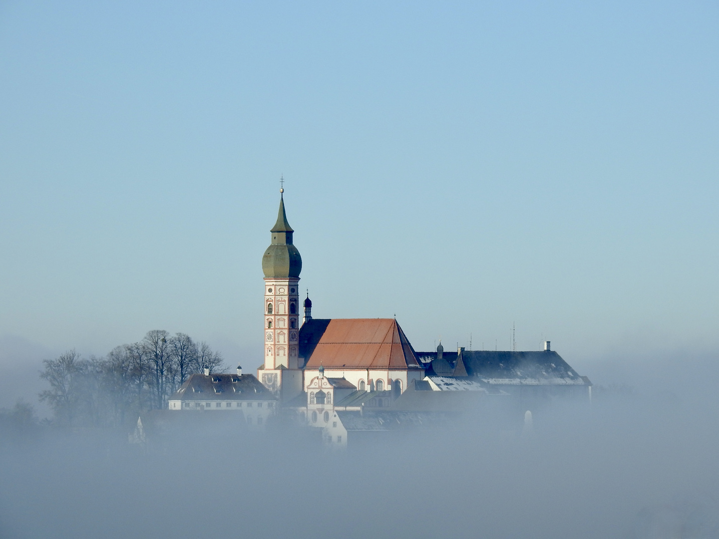 Aus dem Nebel aufgetaucht!