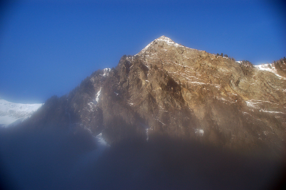 Aus dem Nebel heraus