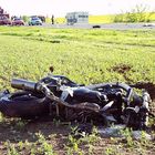 Aus dem Polizeibericht vom 11. Mai 2005: Motorrad prallte gegen Lkw ...