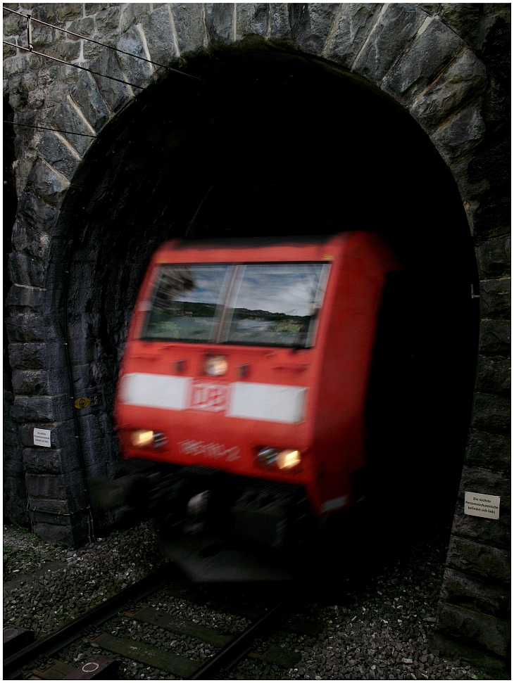 Aus dem Tunnel