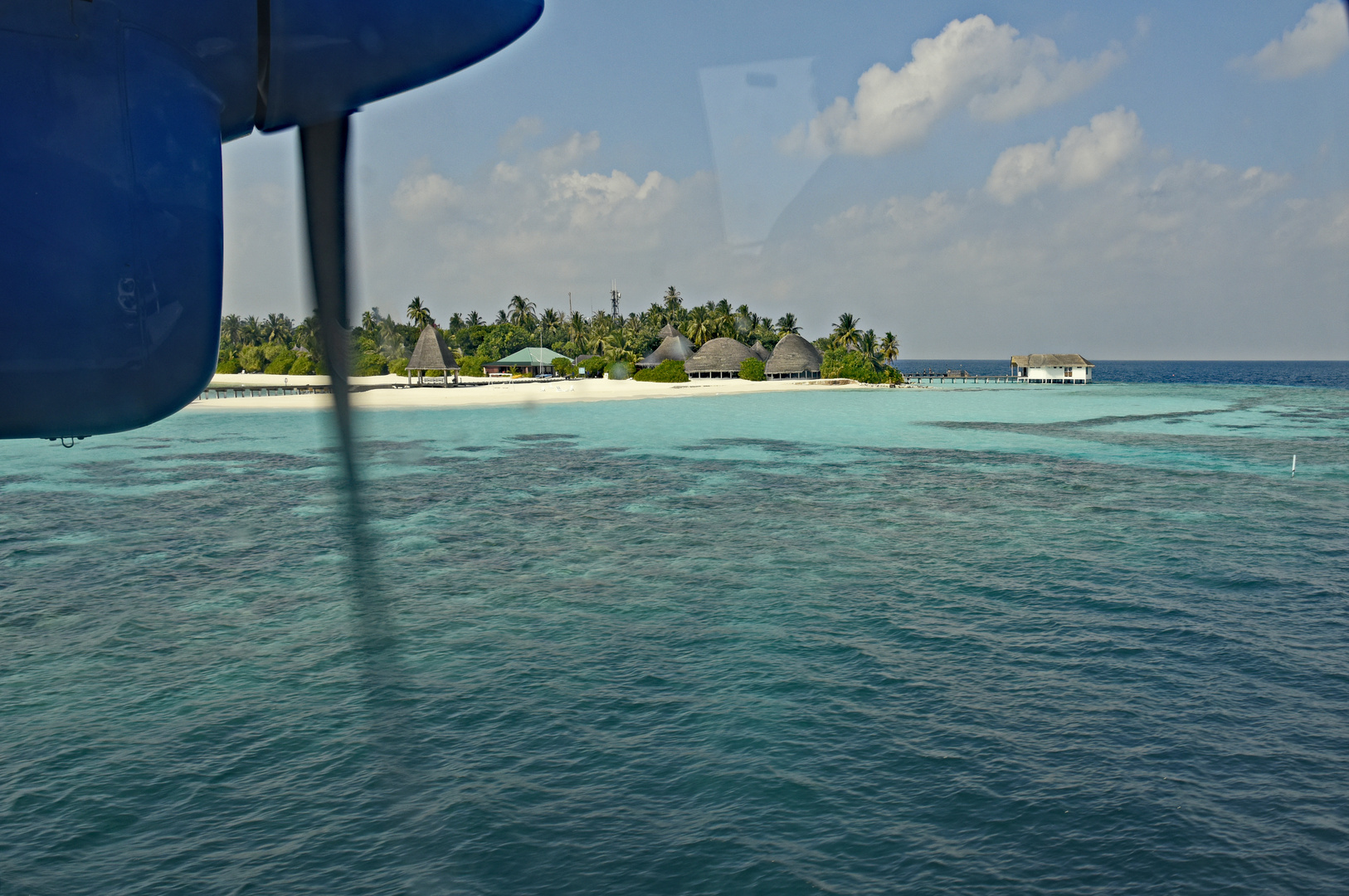 Aus dem Wasserflugzeug Landeanflug