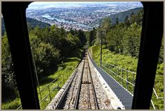 Aus der historischen Bergbahn / Königsstuhl auf Heidelberg gesehen.