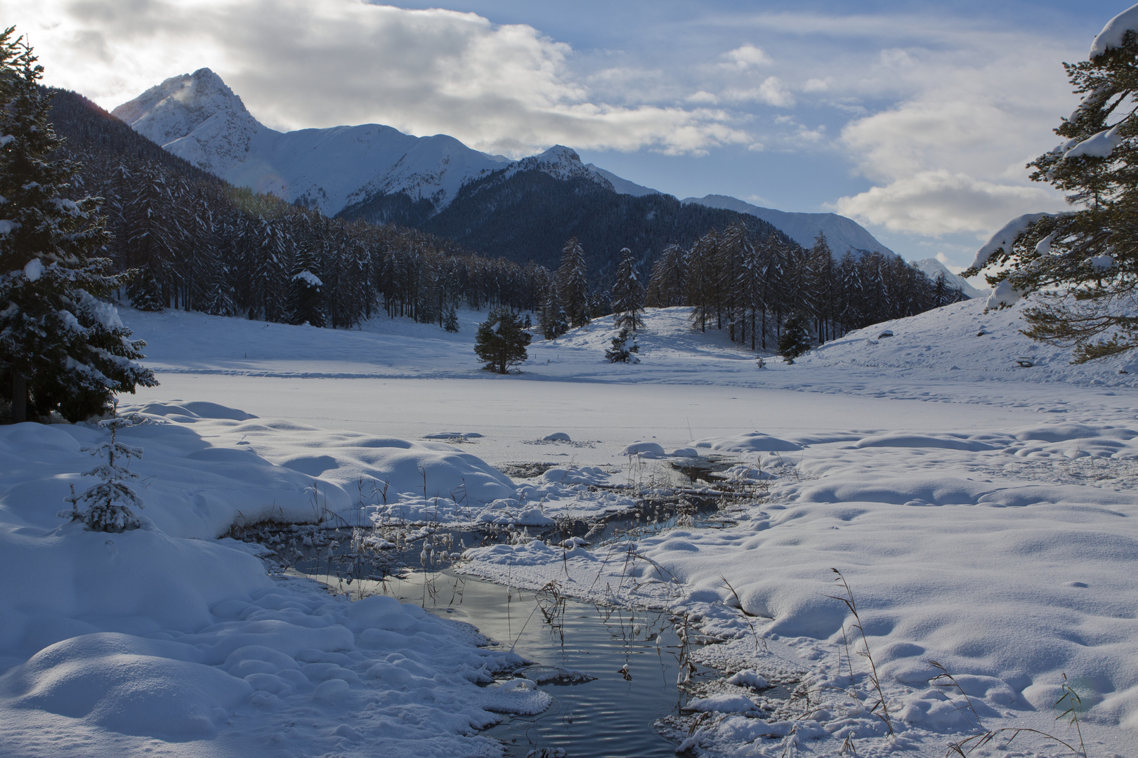 aus der Mitte entspringt ein Fluss