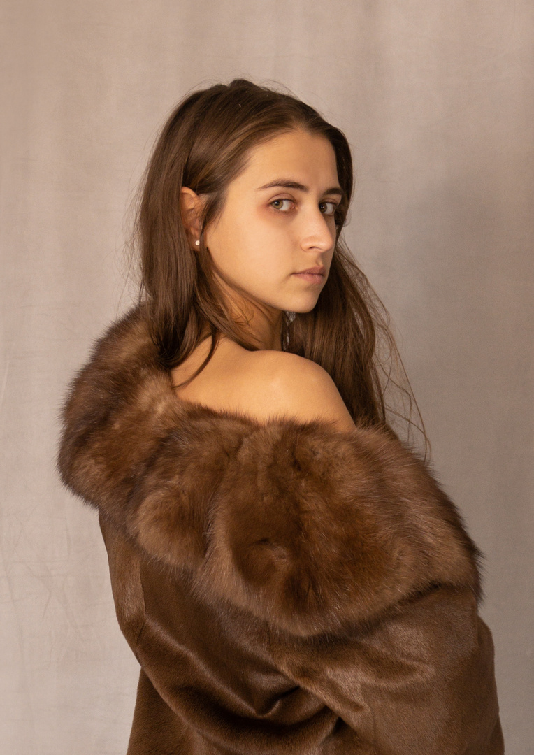 Aus der Mode? Foto & Bild | indoor, girl, portrait Bilder auf fotocommunity