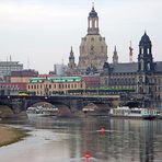 Aus der Serie Nidrigwasser der Elbe