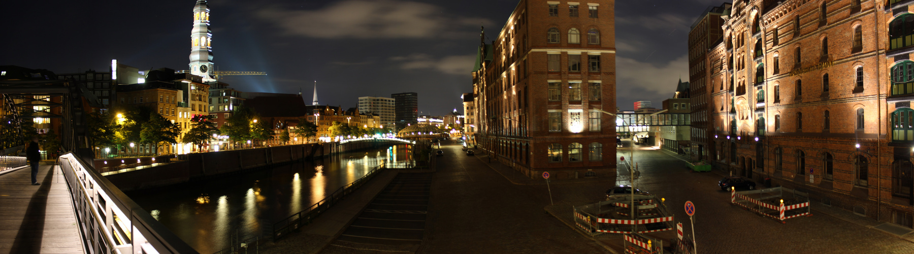 Aus der Speicherstadt aus.