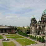 Aus dieser Perspektive erkennt man erst wie groß der Berliner Dom ist. Die...