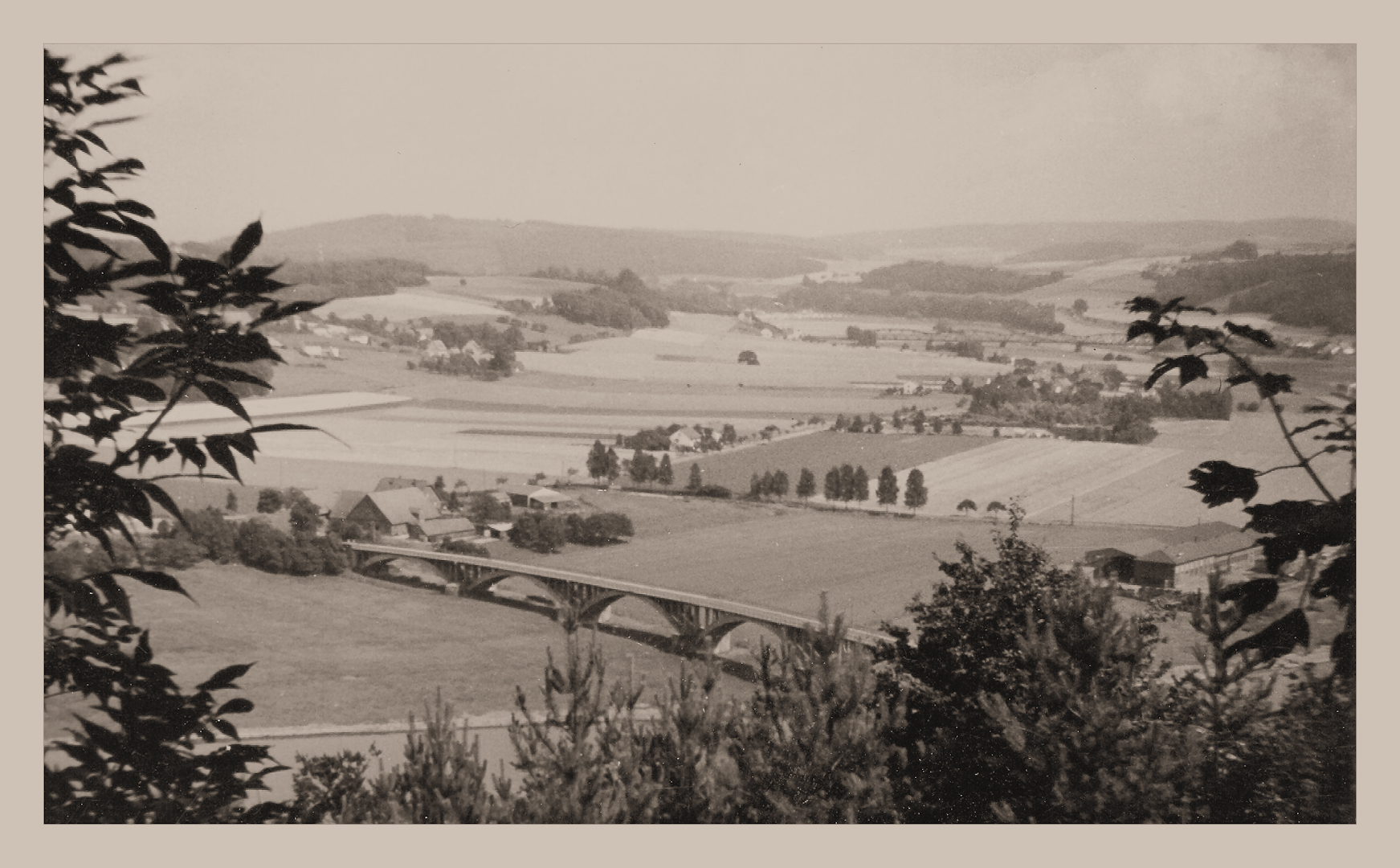 Aus meiner Schatztruhe: Weserbergland und alte Weserbrücke Vlotho 1968