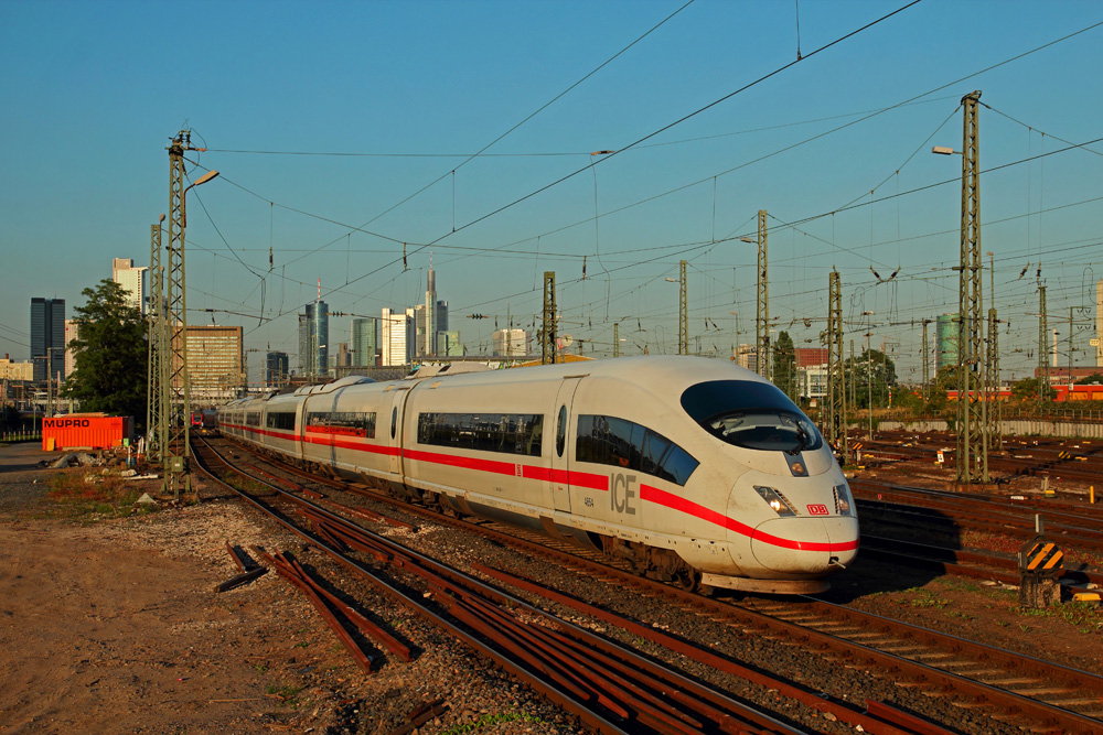 Aus zwei mach eins... Foto &amp; Bild | züge, personenzüge, eisenbahn ...