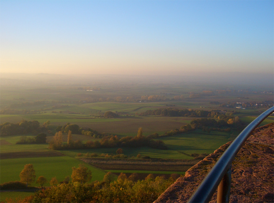 Ausblick 2 von der Feste Otzberg in der Herbstsonne