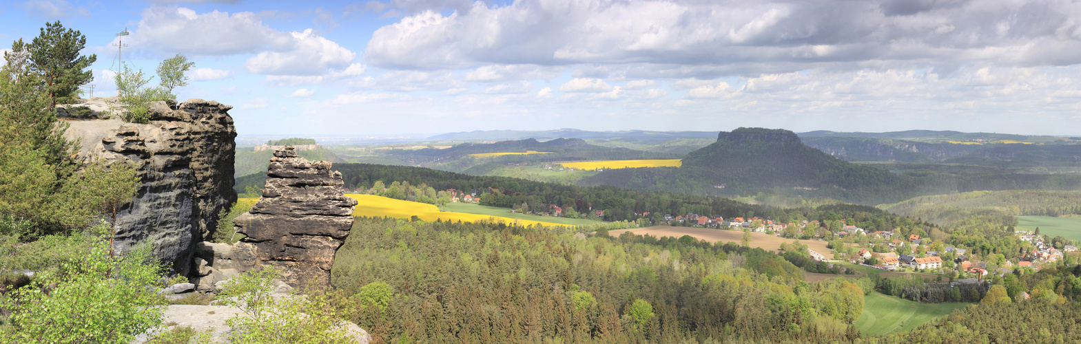 Ausblick am Gohrisch mit der Festung in den Kulissen. 