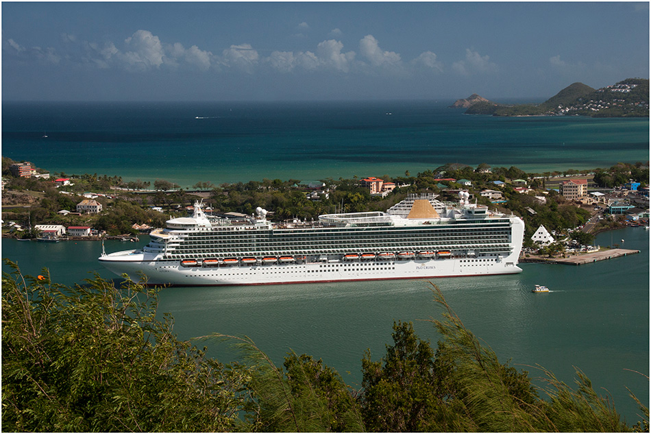 Ausblick auf den Hafen von Castries...