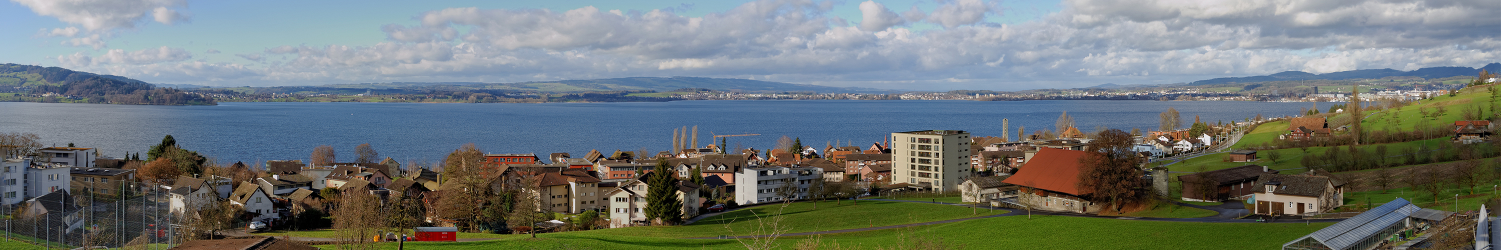 [ Ausblick auf den Zugersee ]