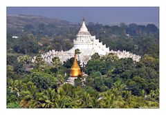 ausblick auf die Hsinphyumae Pagoda