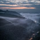 Ausblick auf ein Tal von der Ehrenburg aus