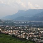 Ausblick auf Meran und die umliegenden Berge