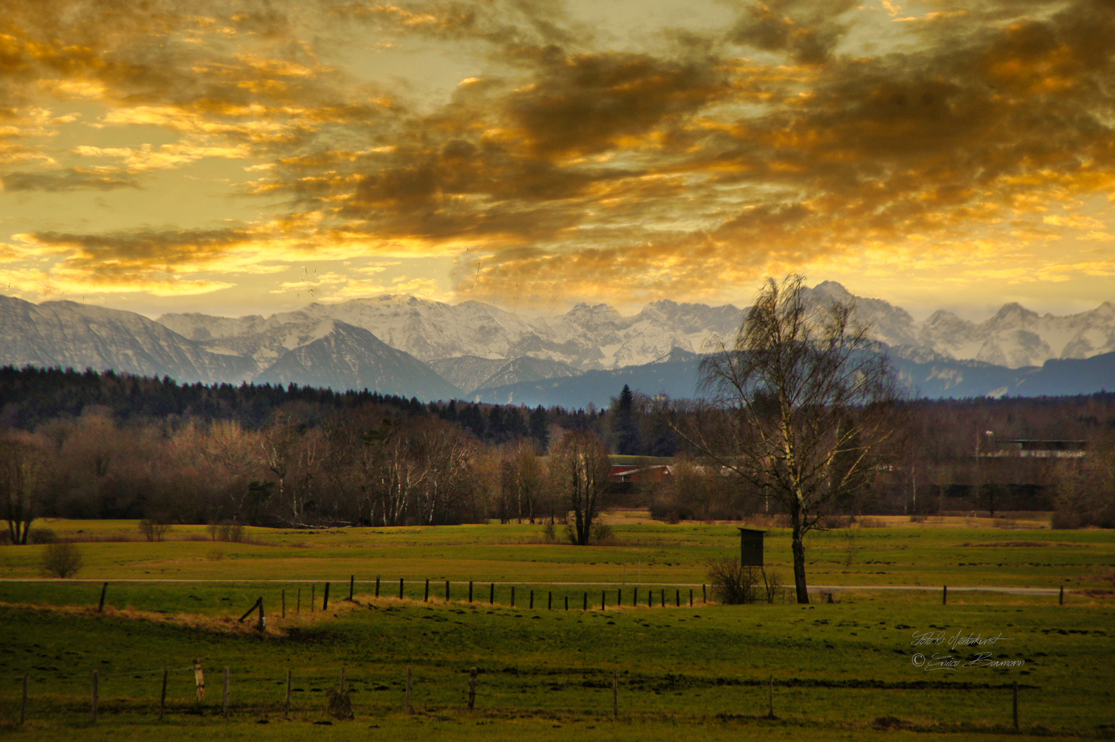 Ausblick in die Alpen und Gebirge