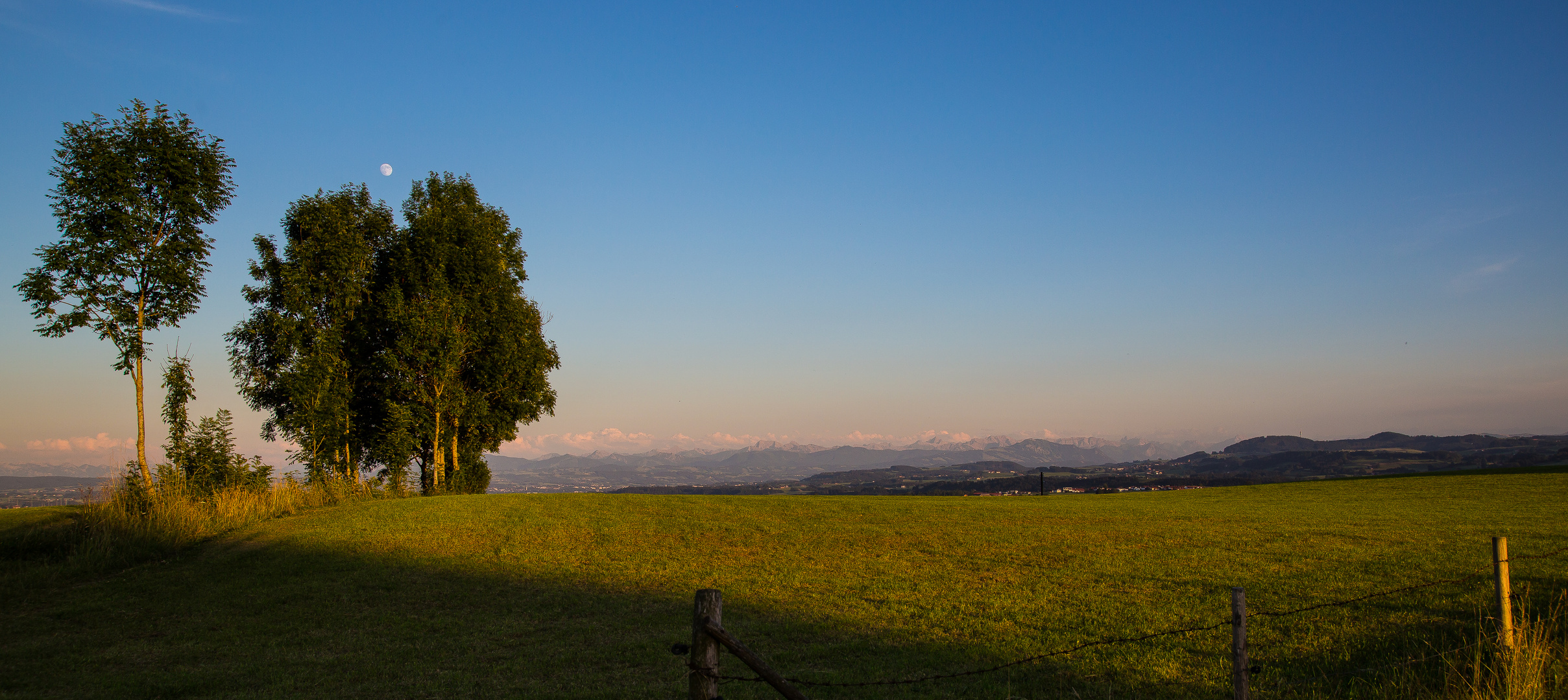 Ausblick mit Mondaufgang