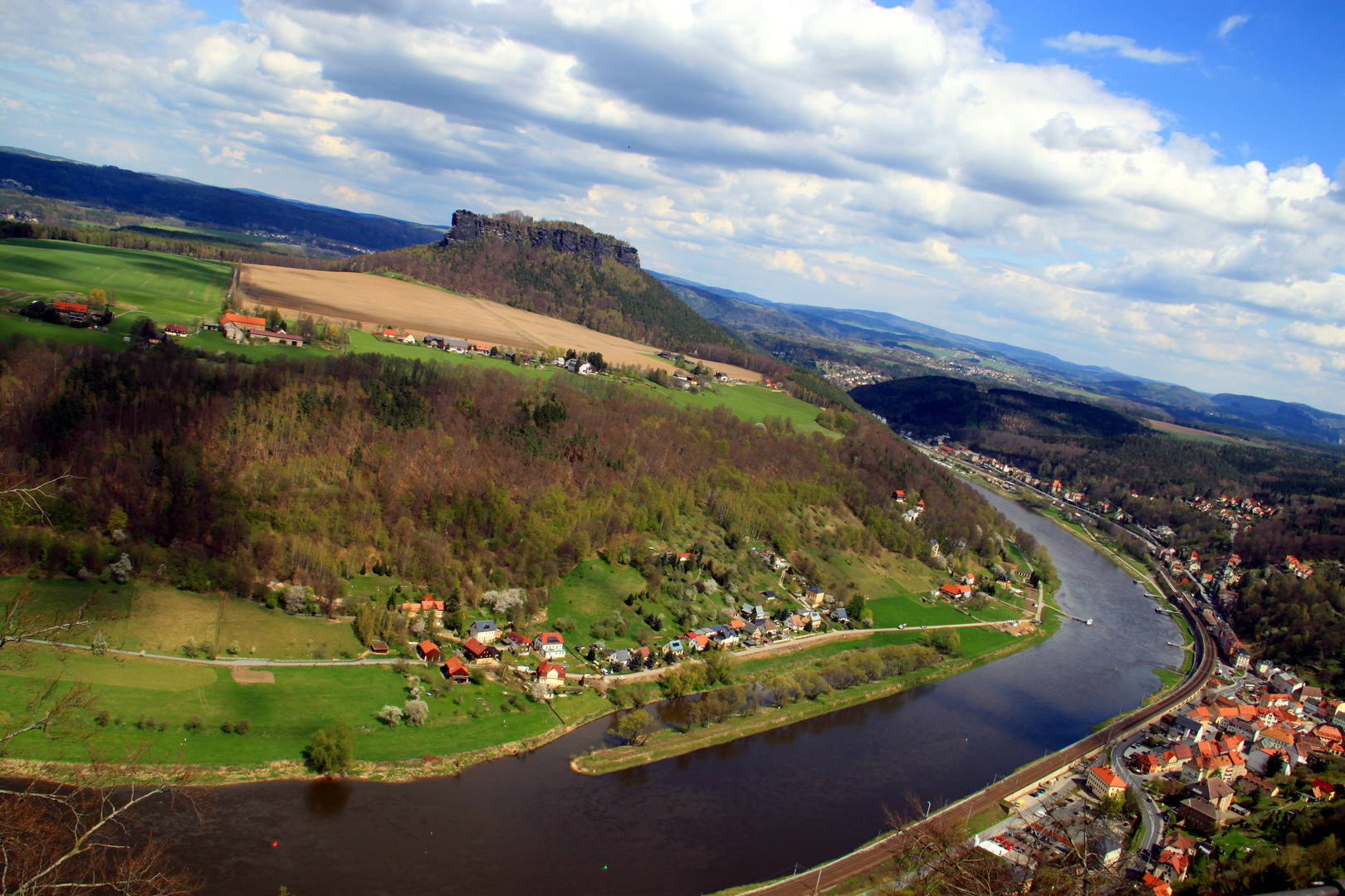 Ausblick über das Elbsandsteingebirge von der Festung Königstein / Dresden