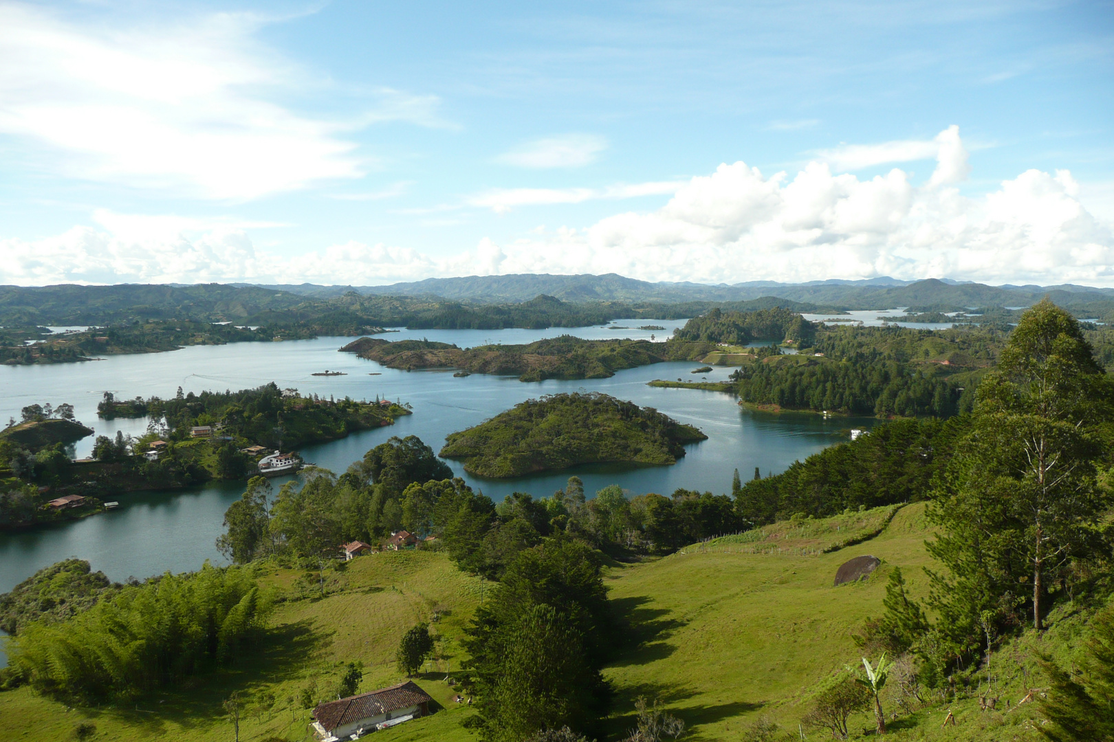 Ausblick vom El Peñol de Guatapé in Kolumbien